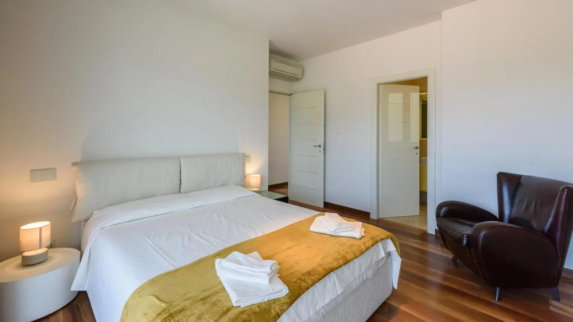 Panoramic Penthouse Rooftop Whit Pool Lido di Camaiore
